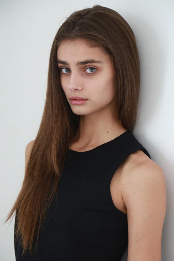 Taylor Hill IMG - POP STYLE TV