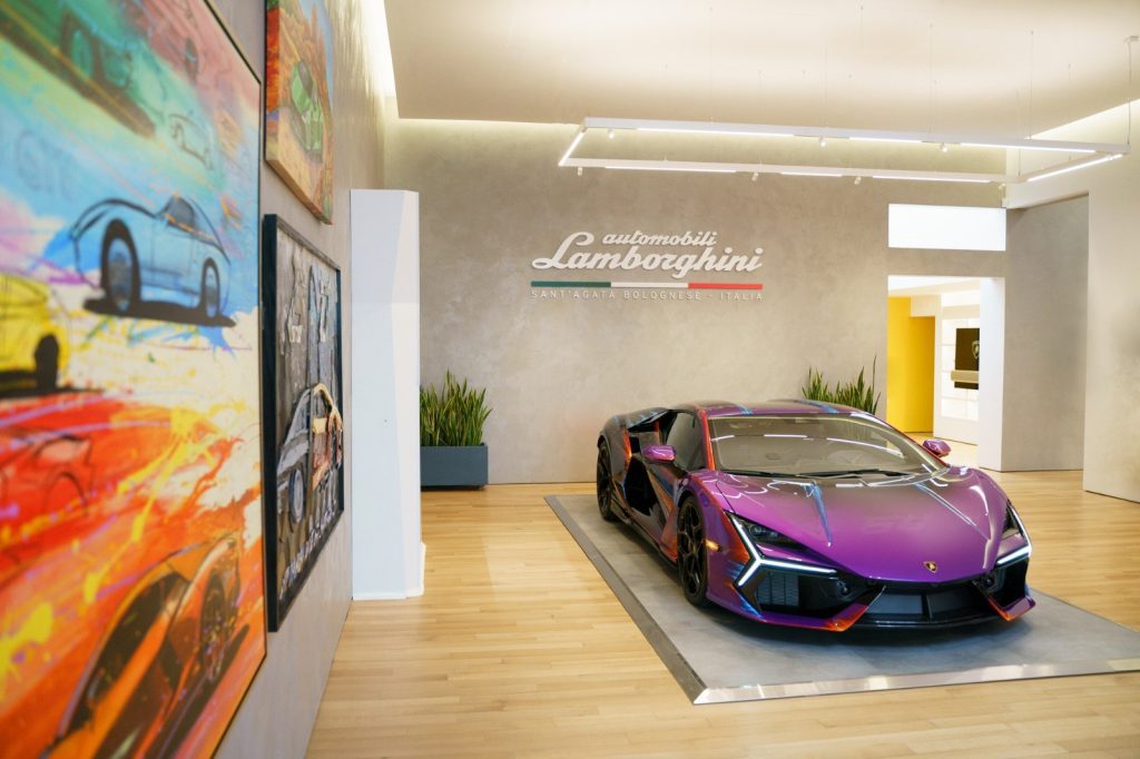 Revuelto Opera Unica Lamborghini Lounge