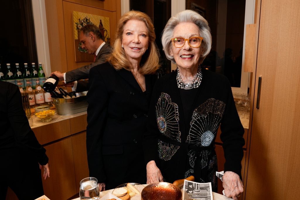 Saundra Whitney, Barbara Tober